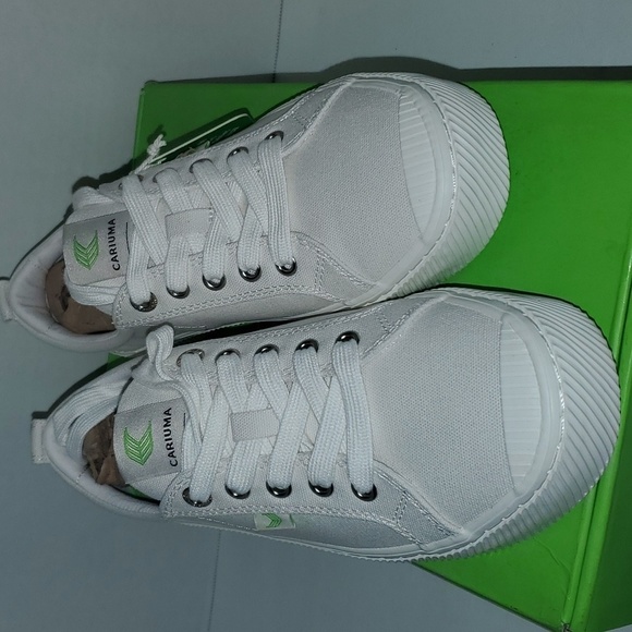 Cariuma Shoes - Cariuma OCA Low Off White Canvas Sneaker Size 8.5